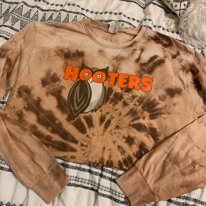 Cropped Hooters Long Sleeve